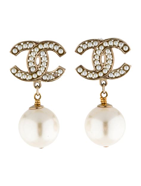 chanel perles earrings